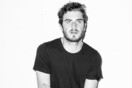 Ο Nicolas Jaar λειτουργεί ενάντια στη λογική και τα πηγαίνει περίφημα