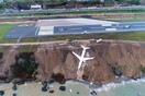 Σε γκρεμό γλίστρησε αεροσκάφος στην Τουρκία - Απίστευτο ατύχημα