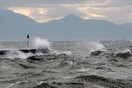 Καιρός: Χαμηλές θερμοκρασίες, τοπικές βροχές και ισχυροί βοριάδες