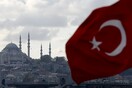 Η Τουρκία προσπαθεί να καθησυχάσει τις ανησυχίες της αγοράς μετά τα «καμπανάκια» των διεθνών οίκων