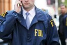 Πράκτορας του FBI χορεύει σε μπαρ και κατά λάθος πυροβολεί κάποιον - Το απίστευτο στιγμιότυπο σε βίντεο