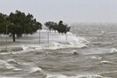 Προβλήματα σε Μεθώνη και Φοινικούντα- Διακοπές ρεύματος και ζημιές σε σκάφη από τα μεγάλα κύματα