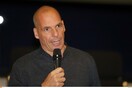 «Έπρεπε να μας αφήσουν να χρεοκοπήσουμε- Εμπιστεύομαι περισσότερο τον Σόιμπλε παρά τον Τσίπρα» λέει ο Βαρουφάκης