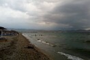 Κακήν κακώς έφυγαν από τη Χαλκιδική οι Θεσσαλονικείς- Πτώσεις δέντρων από τους ισχυρούς ανέμους και την καταιγίδα