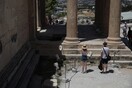Και ασθενοφόρο του ΕΚΑΒ στην Ακρόπολη - Τι αποφάσισε ο Κικίλιας