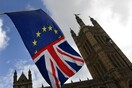 Brexit: Υπέρ της αποχώρησης από την Ε.Ε «πάση θυσία» τάσσεται το 54% των Βρετανών