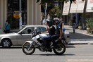 Ρομά παρέσυραν και τραυμάτισαν αστυνομικό με μοτοσικλέτα - Δεν σταμάτησαν για έλεγχο