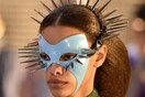 Gucci: Μάσκες με καρφιά και ντίσκο Αρλεκίνοι στο Μιλάνο