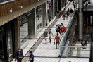 «Καμπανάκι» από ΣΕΒ: 580.000 λιγότερες θέσεις εργασίας φέτος το καλοκαίρι