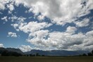 Καιρός: Ηλιοφάνεια με λίγες νεφώσεις - Μικρή άνοδος της θερμοκρασίας