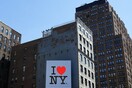 «I ♥ NY»: Πέθανε ο Μίλτον Γκλέιζερ, ο άνθρωπος που εμπνεύστηκε το εμβληματικό λογότυπο