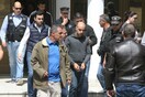Βαλίτσες με ροζ κορδέλες έξω από το σπίτι του serial killer Νίκου Μεταξά στην Κύπρο