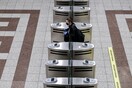 ΜΜΜ: Πυκνώνουν τα δρομολόγια από τη Δευτέρα- Διαχωριστικό μεταξύ οδηγού και επιβατών