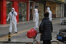 Κοροναϊός: Άνδρας βρισκόταν επί ώρες νεκρός σε δρόμο της Γουχάν - Και κανείς δεν τον πλησίαζε
