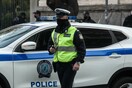 Εργαζόμενοι στην εστίαση: Αιφνιδιαστική διαμαρτυρία έξω από το Μαξίμου - Προσαγωγές από την ΕΛ.ΑΣ.
