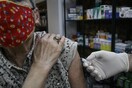 Εμβόλιο με ραντεβού μέσω SMS και email - Ποιοι θα ειδοποιηθούν πρώτοι στην Ελλάδα