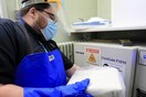Κορωνοϊός: Τα πρώτα εμβόλια έφτασαν στα βρετανικά νοσοκομεία για το «μεγαλύτερο πρόγραμμα ανοσοποίησης στην ιστορία»