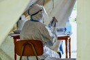 «Είναι ο κορωνοϊός επινόηση της φαρμακοβιομηχανίας ή των Κινέζων;» - Ένας καθηγητής Ιολογίας απαντά στις θεωρίες συνομωσίας