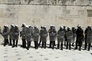 Επεισόδια μεταξύ διαδηλωτών και ΜΑΤ μπροστά στον Άγνωστο Στρατιώτη