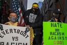 Η Ριάνα ινκόγκνιτο σε αντιρατσιστική διαμαρτυρία- Η αντίδραση διαδηλωτή όταν του αποκάλυψε ποια είναι