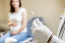 Βρετανική Επιτροπή Εμβολιασμών: Οι έγκυες να κάνουν εμβόλιο Pfizer ή Moderna