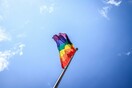 Οι πρεσβείες των ΗΠΑ θα υψώνουν την σημαία των ΛΟΑΤΚΙ στον ίδιο ιστό με την αμερικανική