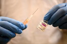 Νέα οδηγία στη Βρετανία: Να χορηγείται εναλλακτικό του AstraZeneca εμβόλιο για ηλικίες κάτω των 40 ετών