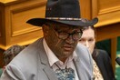 Νέα Ζηλανδία: Απομακρύνθηκε (ξανά) από το Κοινοβούλιο ο αρχηγός των Μαορί επειδή xόρεψε haka