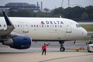 ΗΠΑ: Επιβάτης πτήσης προσπάθησε να μπει στο πιλοτήριο, πλήρωμα και επιβάτες τον ακινητοποίησαν (βίντεο)
