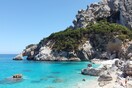 Σαρδηνία: Με πρόστιμα άνω των 3.000 ευρώ απειλούνται οι «κλέφτες άμμου» 