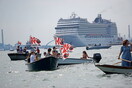 Οργισμένη διαμαρτυρία για την επιστροφή των κρουαζιερόπλοιων στα κανάλια της Βενετίας 