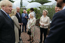 Η βασίλισσα Ελισάβετ παρέθεσε δεξίωση στους ηγέτες της G7- Η ερώτησή της που τους έκανε να γελάσουν (Βίντεο)