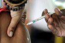 Πακιστάν: Επαρχία θα μπλοκάρει τα κινητά τηλέφωνα όσων αρνούνται να κάνουν το εμβόλιο για τον κορωνοϊό