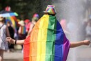 Χιλιάδες άνθρωποι στο Pride της Βαρσοβίας - Εν μέσω διογκούμενου κύματος ομοφοβίας στην Πολωνία 