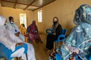 Η Αντζελίνα Τζολί επισκέφτηκε πρόσφυγες στη Μπουρκίνα Φάσο- Επαίνεσε τη χώρα για την υποδοχή εκτοπισμένων 