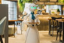 Σε μια καφετέρια του Τόκιο ΑμεΑ σερβιτόροι εργάζονται μέσω avatar ρομπότ