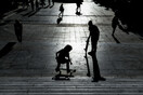 Κορωνοϊός: Η διάμεση ηλικία νέων κρουσμάτων έπεσε στα 23 έτη - Παπαευαγγέλου: Νέα έξαρση της επιδημίας
