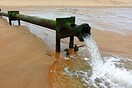 Βρετανία: Πρόστιμο 90 εκατ. λίρες σε εταιρεία ύδρευσης- Για σκόπιμη ρίψη λυμάτων στη θάλασσα