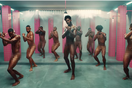 Στης φυλακής τα κάγκελα ο Lil Nas X στο βίντεο για το Industry Baby
