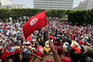 Πολιτική κρίση στην Τυνησία: Ο στρατός στο κοινοβούλιο -«Πραξικόπημα» καταγγέλλει το Ενάχντα 