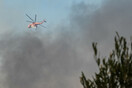 Φωτιά στον Βύρωνα - Και ελικόπτερο στη «μάχη» της κατάσβεσης