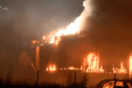 Φωτιά στην Αττική: Δραματικές εικόνες από τις Αφίδνες - Εκρήξεις σε μάντρα αυτοκινήτων 