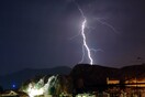 Αλλαγή καιρού με βροχές και καταιγίδες: 1600 κεραυνοί στα ηπειρωτικά μέσα σε λίγες ώρες