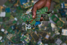 Σε 57,4 εκατ. τόνους υπολογίζονται τα e-απόβλητα του 2021 - «Πιο βαριά και από το Σινικό Τείχος»