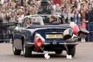 Το γαμήλιο αυτοκίνητο του πρίγκιπα Ουίλιαμ και της Κέιτ κινείται με «λευκό κρασί και τυρί»