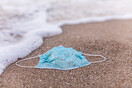Έρευνα: Σχεδόν 26.000 επιπλέον τόνοι πλαστικών στις θάλασσες λόγω της πανδημίας