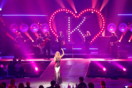 H Kylie Minogue στη Μύκονο με ρούχο που ενθουσίασε τους followers της: «Ελληνίδα Θεά»