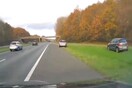 Ολλανδία: «Θυσίασε» το αυτοκίνητό του για να σώσει αναίσθητη οδηγό [ΒΙΝΤΕΟ]