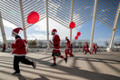 Santa Run! Μικροί και μεγάλοι Άγιοι Βασίληδες έτρεξαν στο ΟΑΚΑ