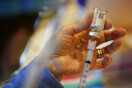 Moderna: «Η τρίτη δόση του εμβολίου προστατεύει έναντι της μετάλλαξης Όμικρον» 